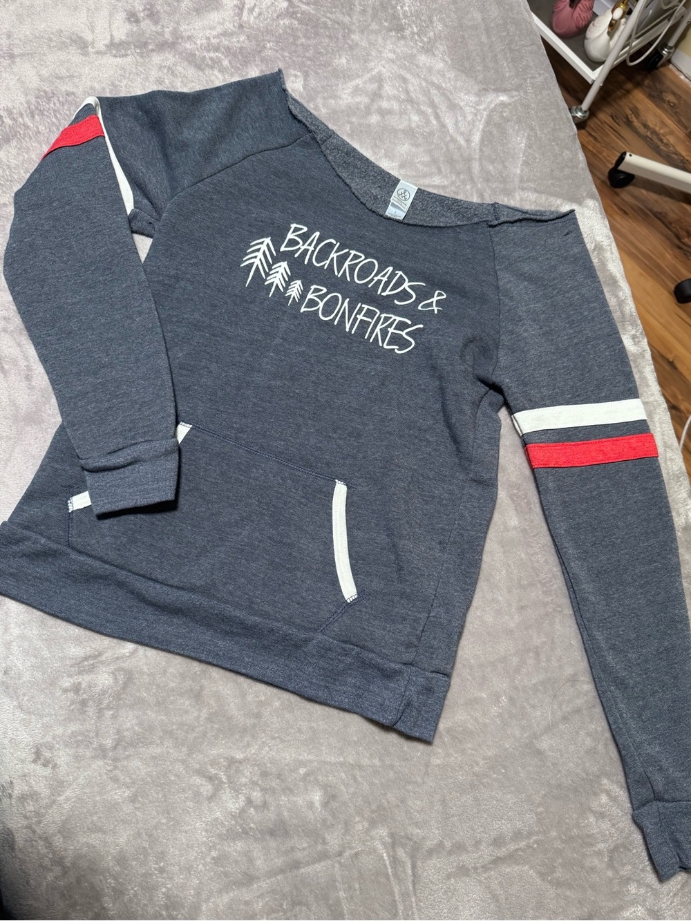 *RARE FIND* Alternative Earth Gray Crewneck Sweatshirt "Backroads & Bonfires